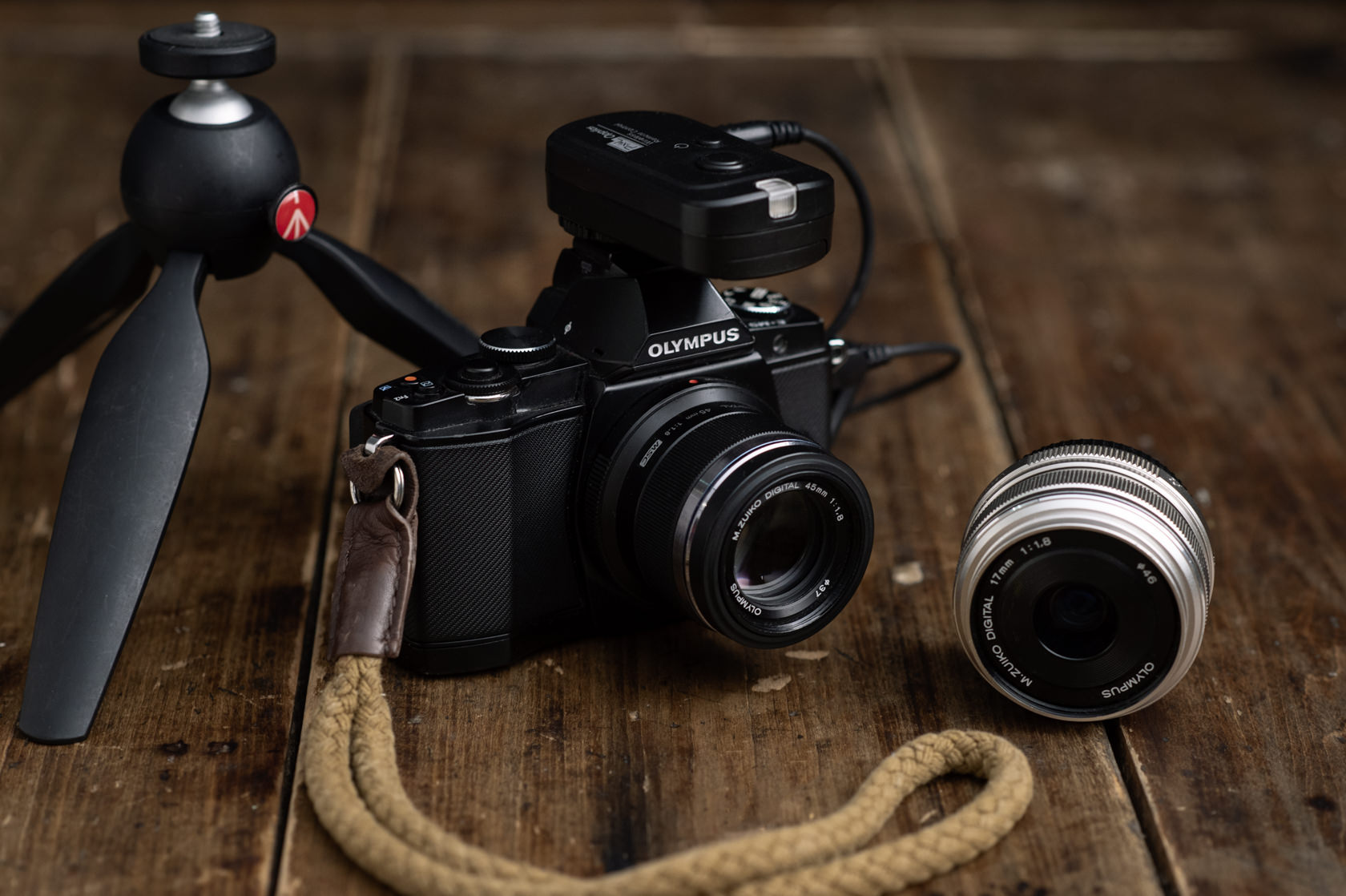 Camera version. Зарядка для фотоаппарата Olympus Lens