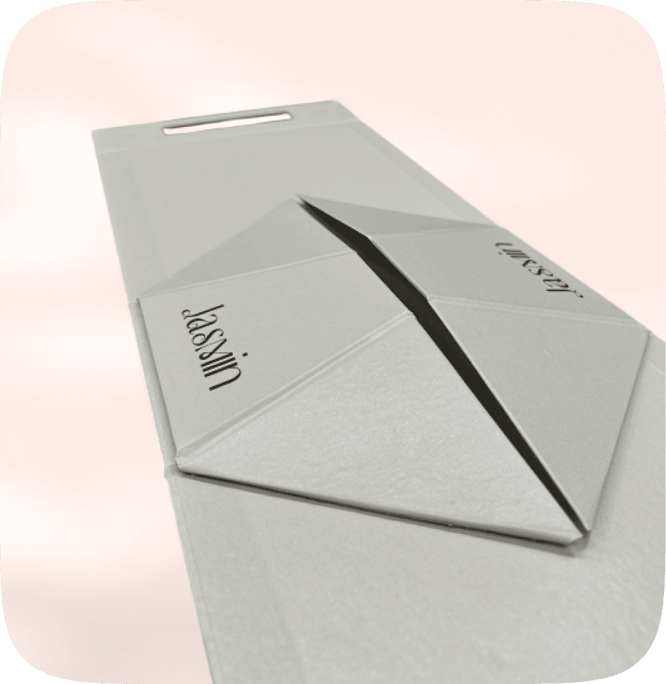 Коробка пакет складная кашированная