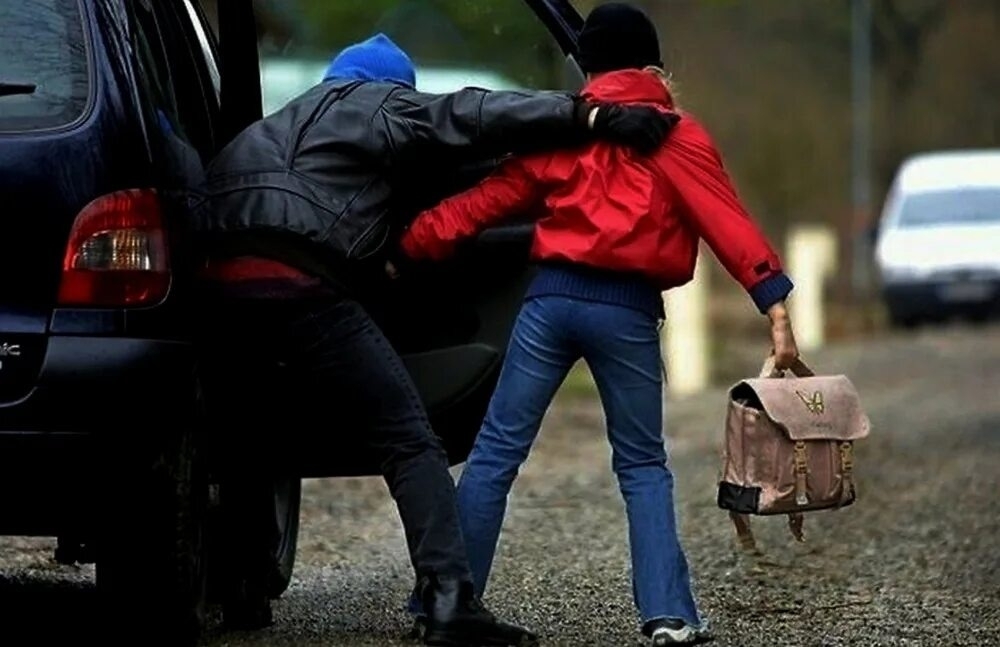 Киднеппинг: куда попадают похищенные дети и какие страшные последствия это может иметь