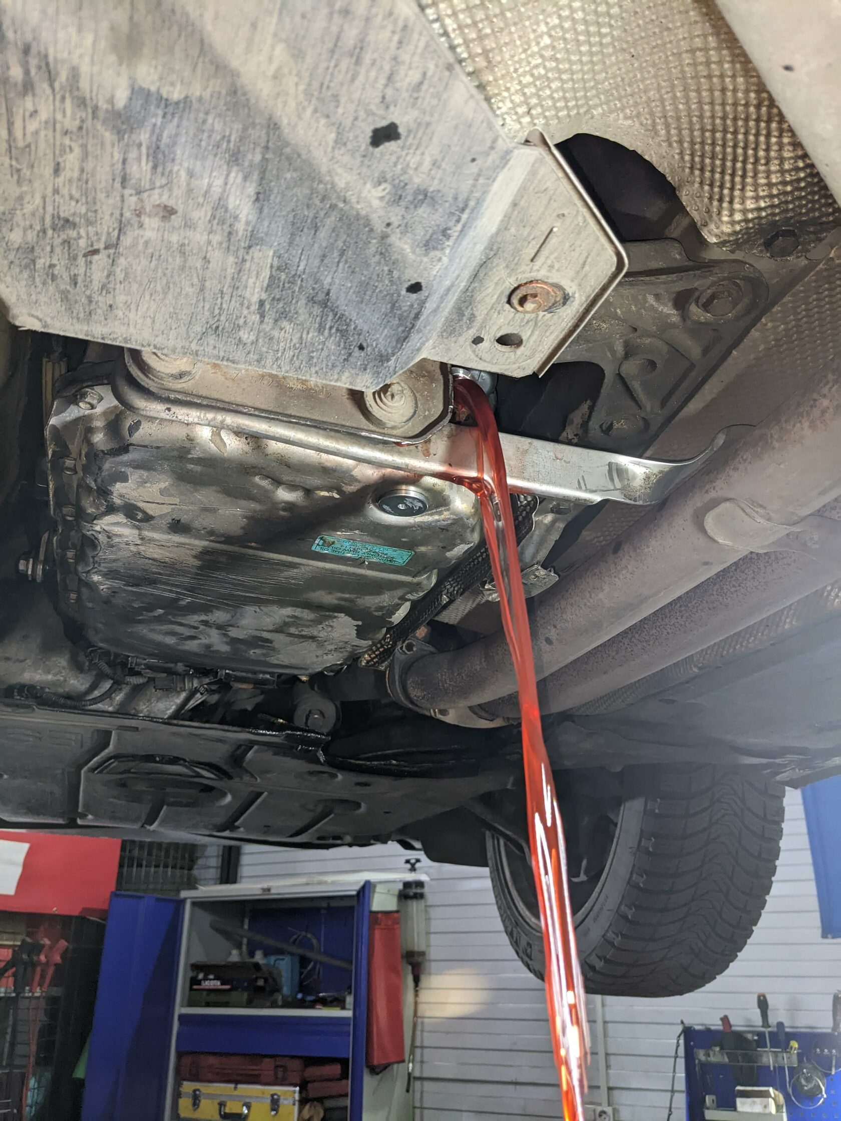 Корректировка уровня масла