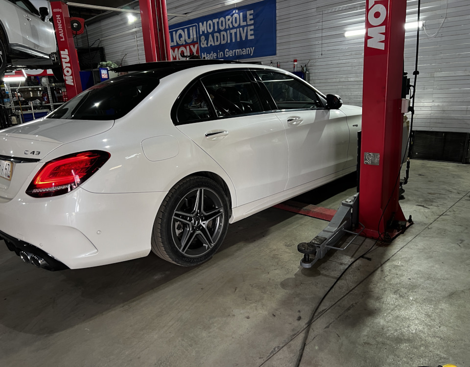 Седаны и кроссоверы Mercedes