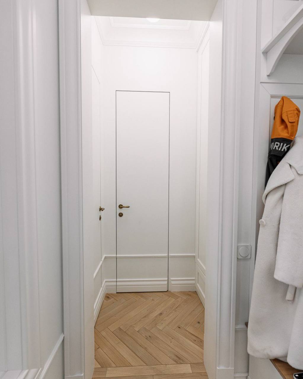 Скрытые двери в стене