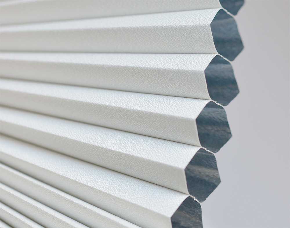 пример штор гофре вид сбоку, цвет магнолия