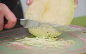 Приготовление щей из свежей капусты с болгарским перцем: шаг 9