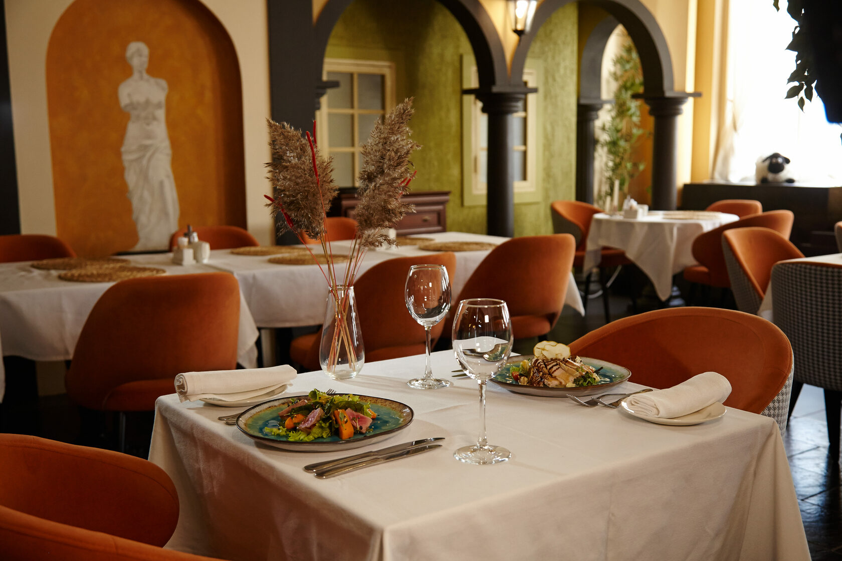 Ресторан монтенегро пермь. Ресторан монтенегро пермь. Ресторан монтенегро на кораблестроителей. Таверна монтенегро березники. Монтенегро пермь.