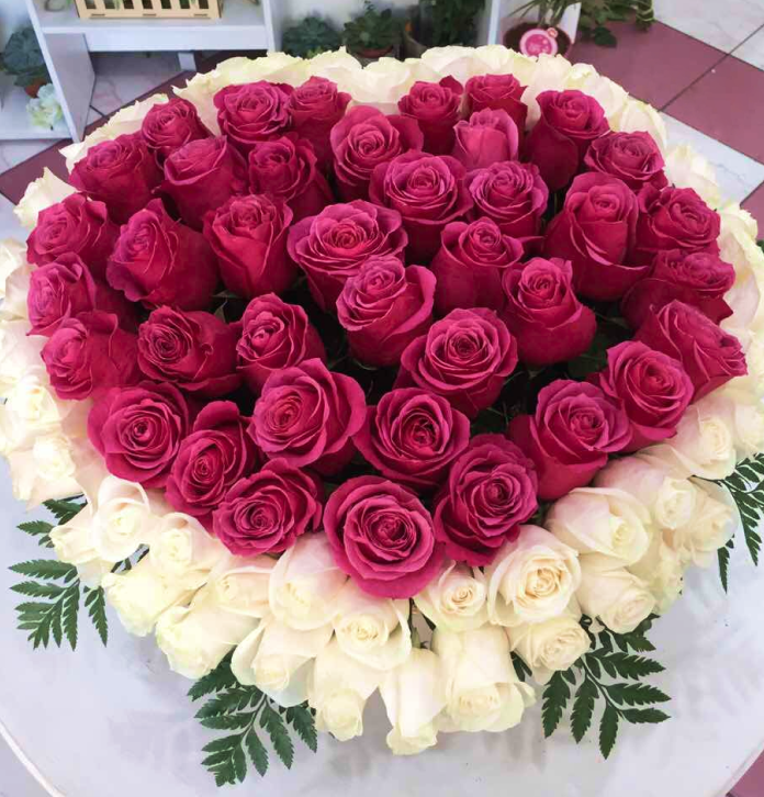 Монобукет из 100 роз