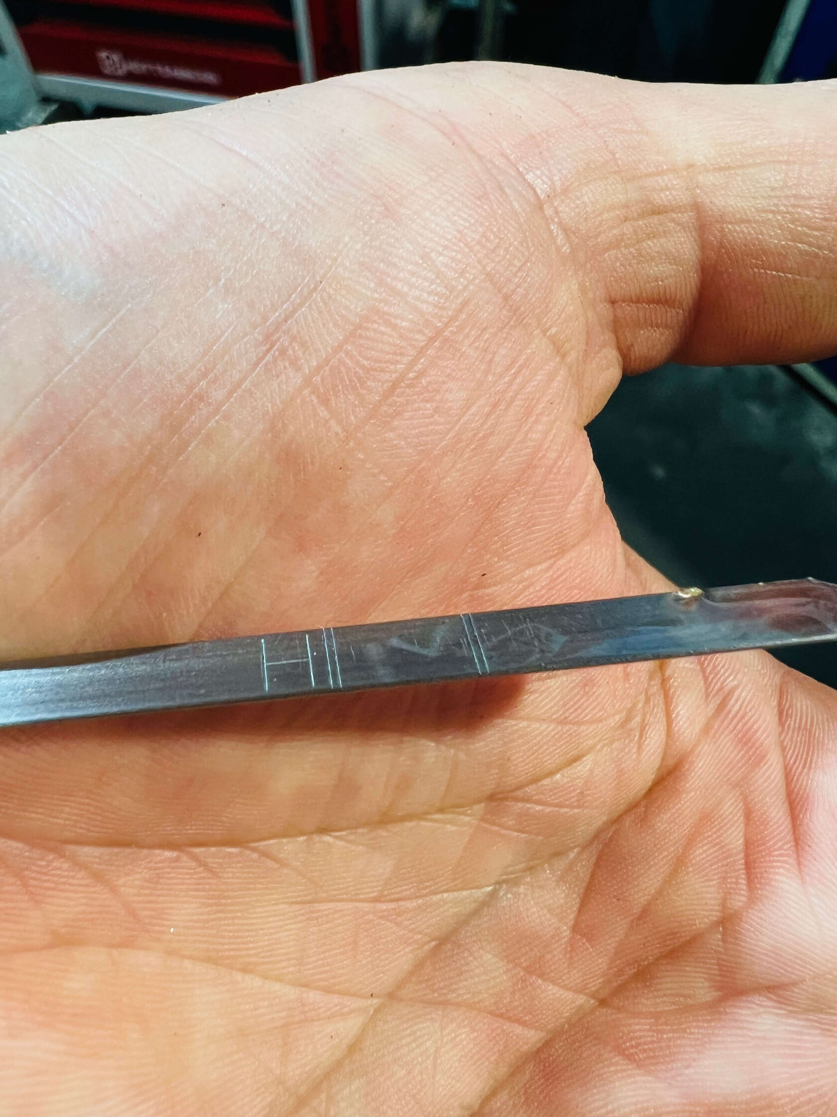 Выставление уровня Проверка уровня масла по щупу