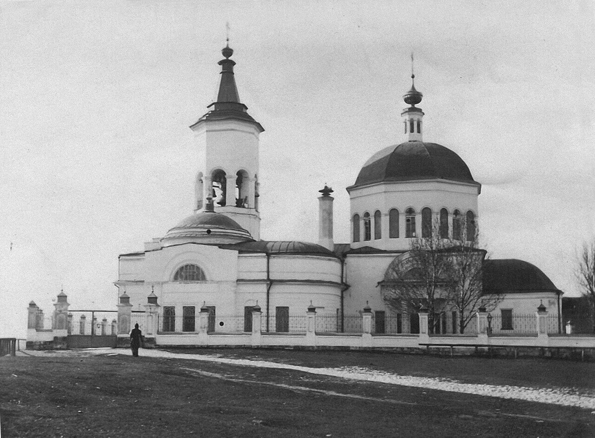 Храм Троицы Живоначальной в серпуховском кремле. 1905