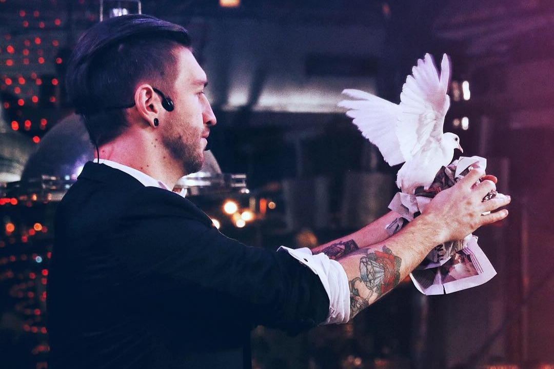 Шоу программа с фокусами