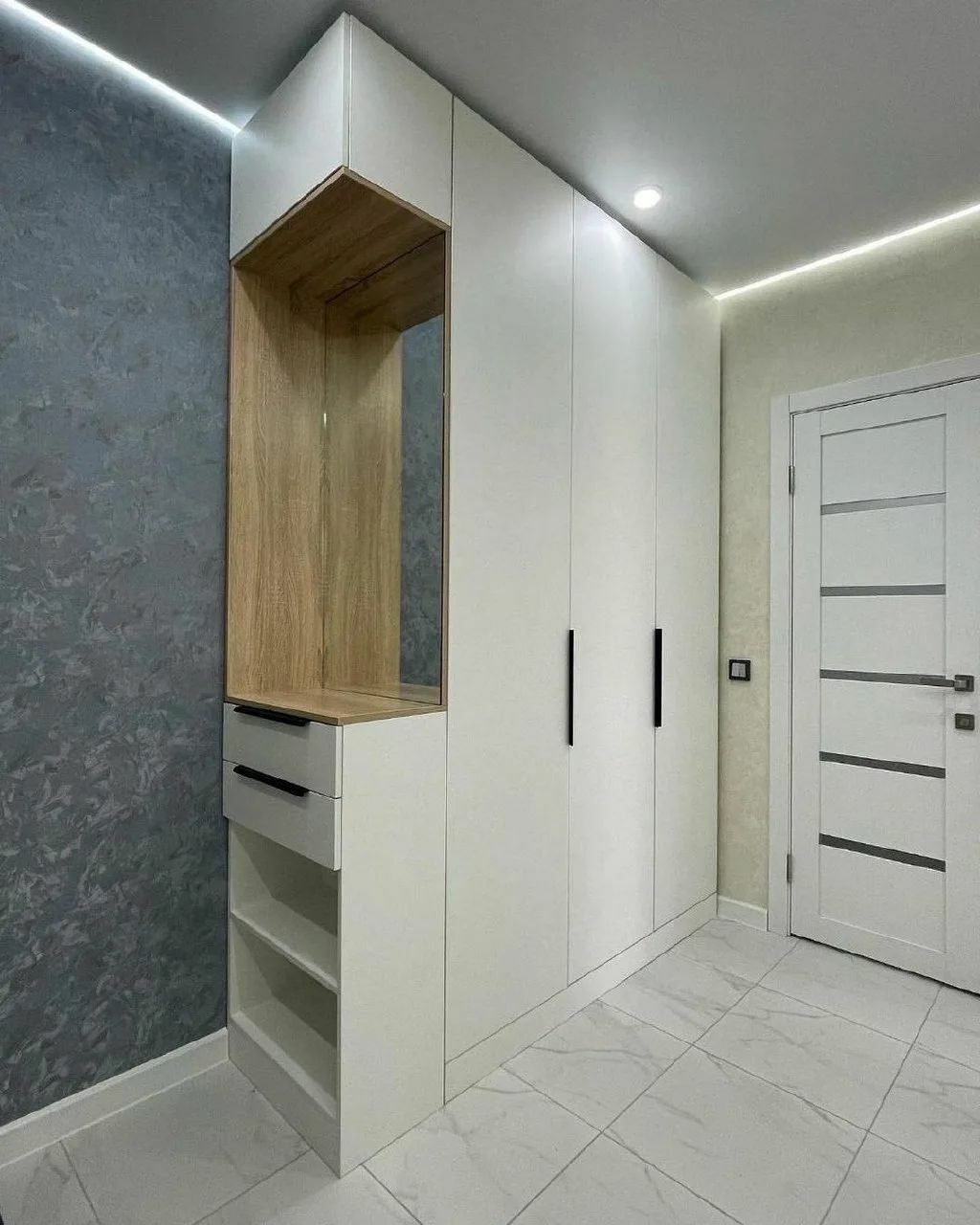 Прихожие на заказ в СПб от производителя: Шкафы купе, распашные ...