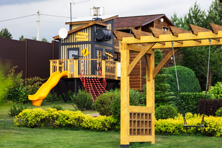 безопасный детский домик на дереве