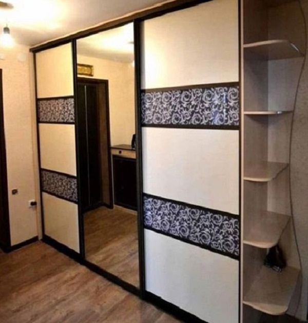 шкаф в прихожую на зака