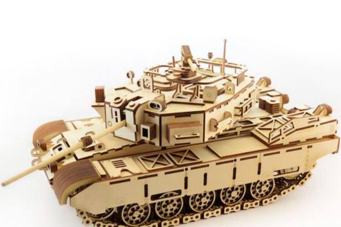 Модель танка. Конструктор с подвижными частями из фанеры