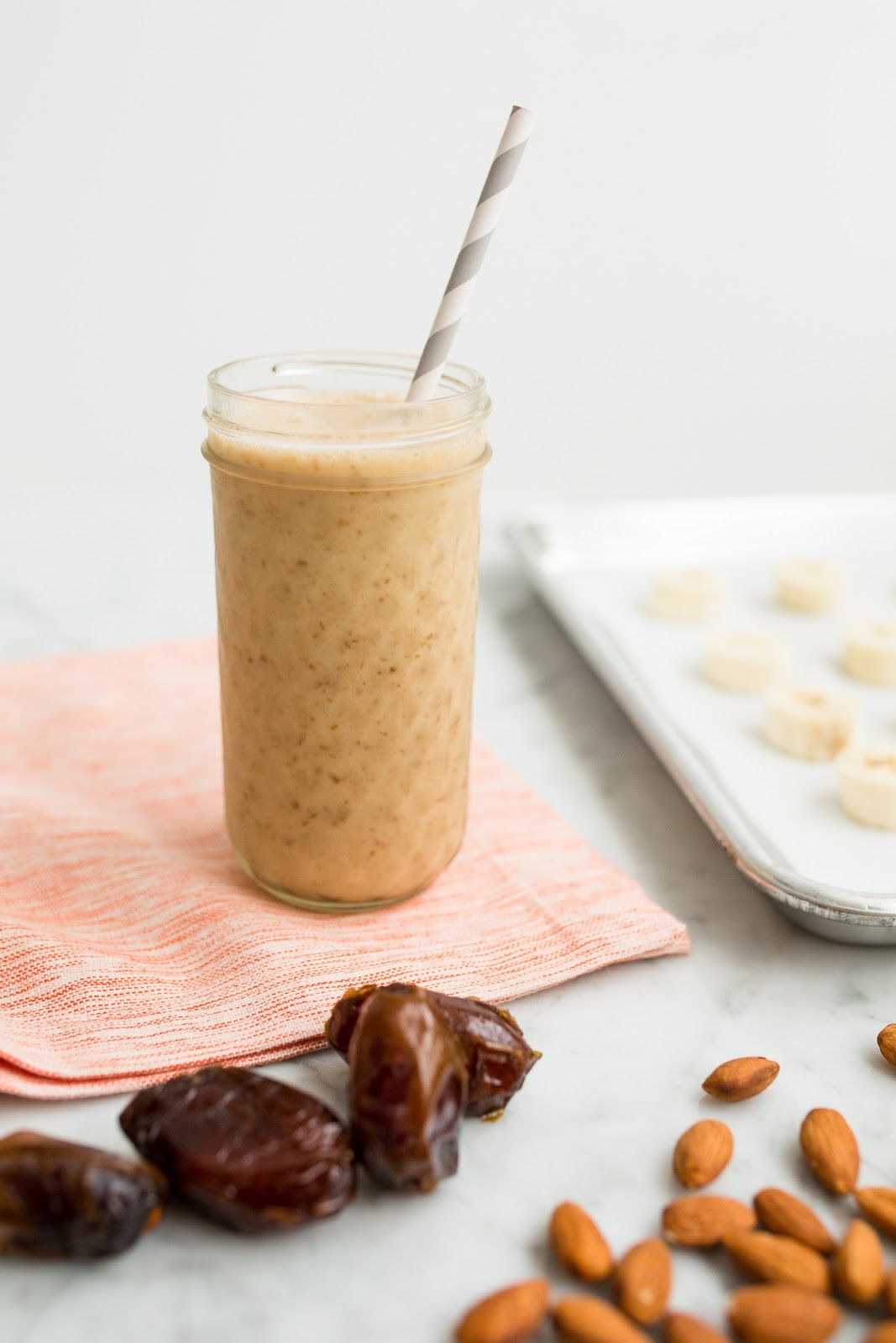 Напиток миндальный "alpro" 250 мл. Миндальный сок. Молоко миндальное alpro 1 л. Растительное молоко. Миндаль.