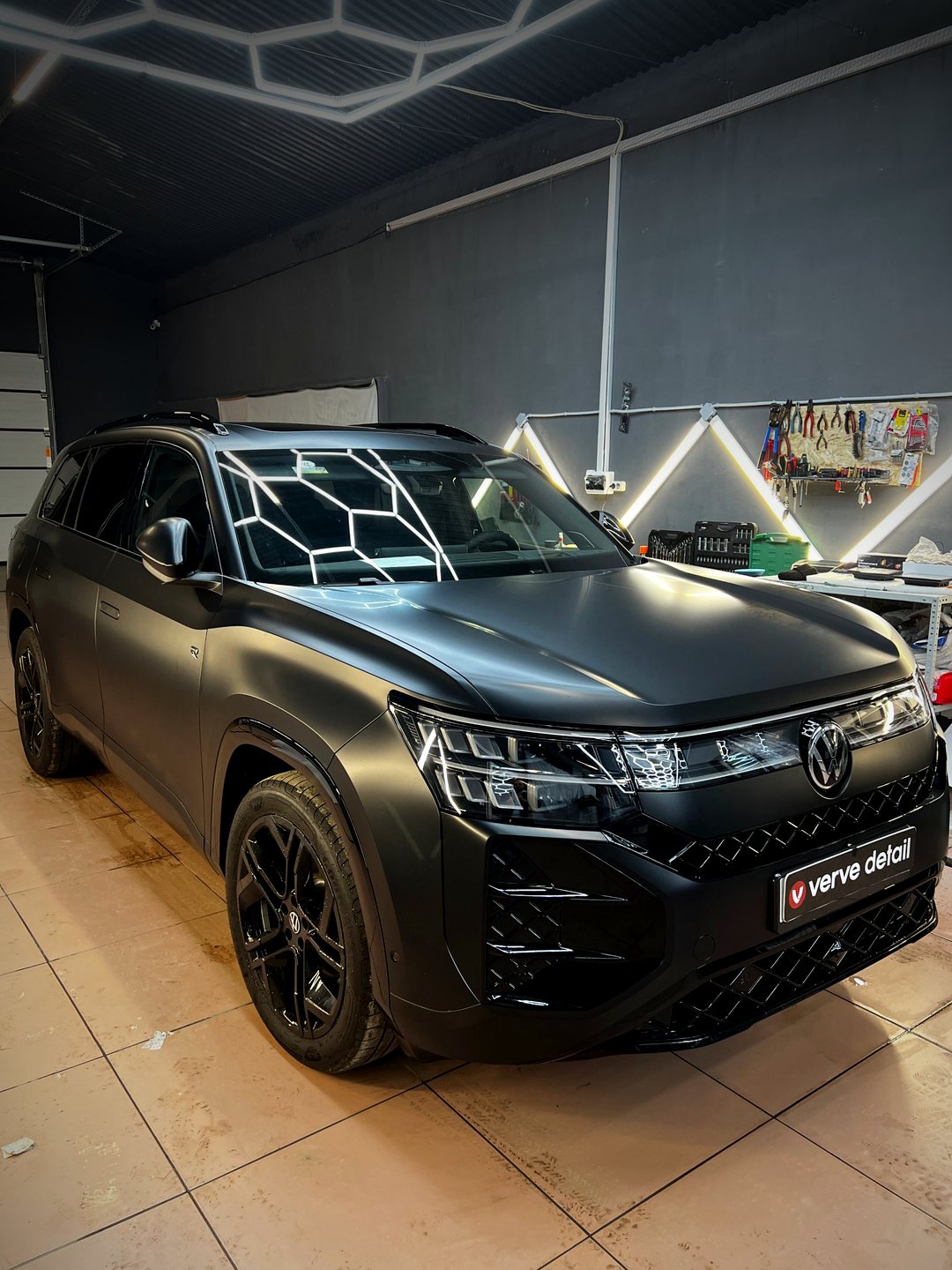 Volkswagen в студии Verve Detail после оклейки плёнкой