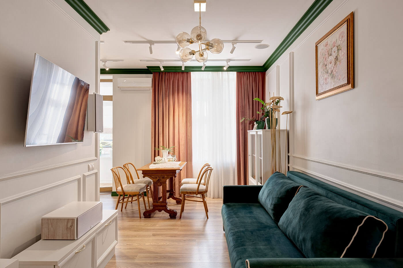 Опалиха - Дизайн интерьера гостиная, диван, комод, телевизор, шкаф-витрина