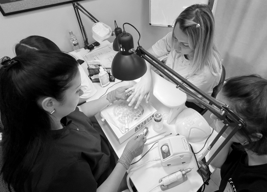 Обучение мастеров ногтевого сервиса в Галерея маникюра