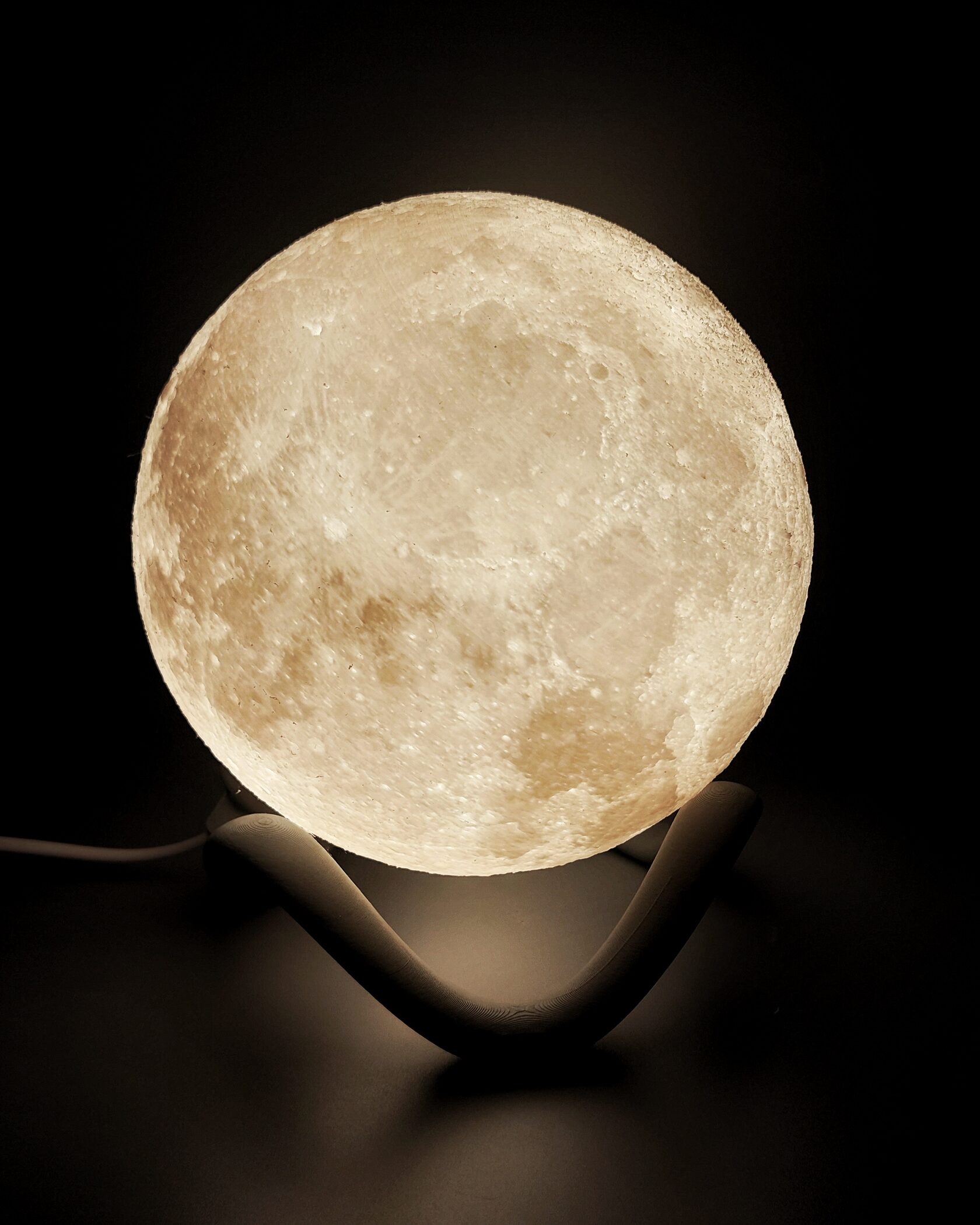 Светильник изготовлен по модели, найденной в одном из каталогов