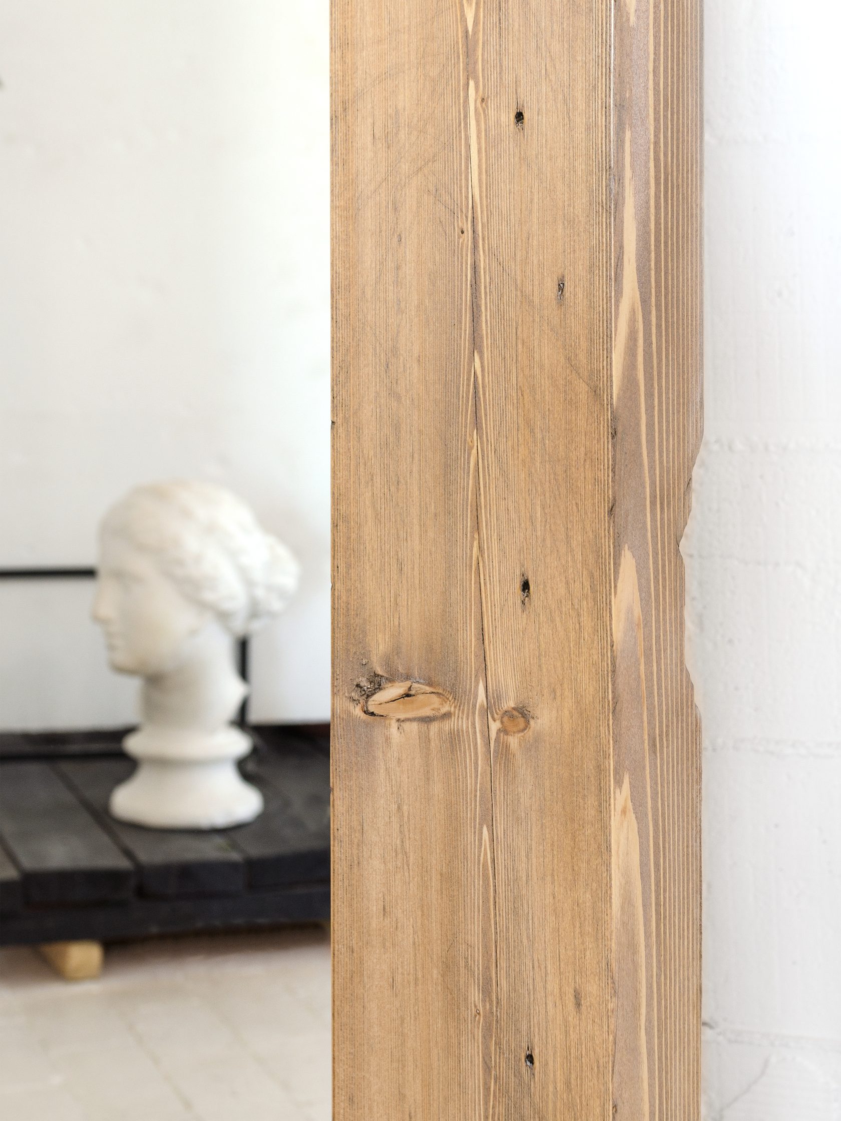 Амбарная доска. Светло-коричневый оттенок.