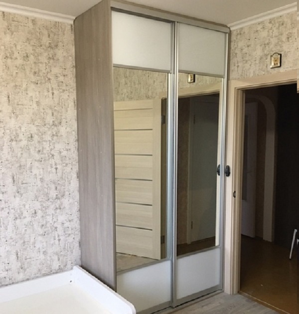 светлый шкаф в детскую комнату