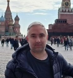 Портрет Антона Зычкова — аналитика и партнёра движения