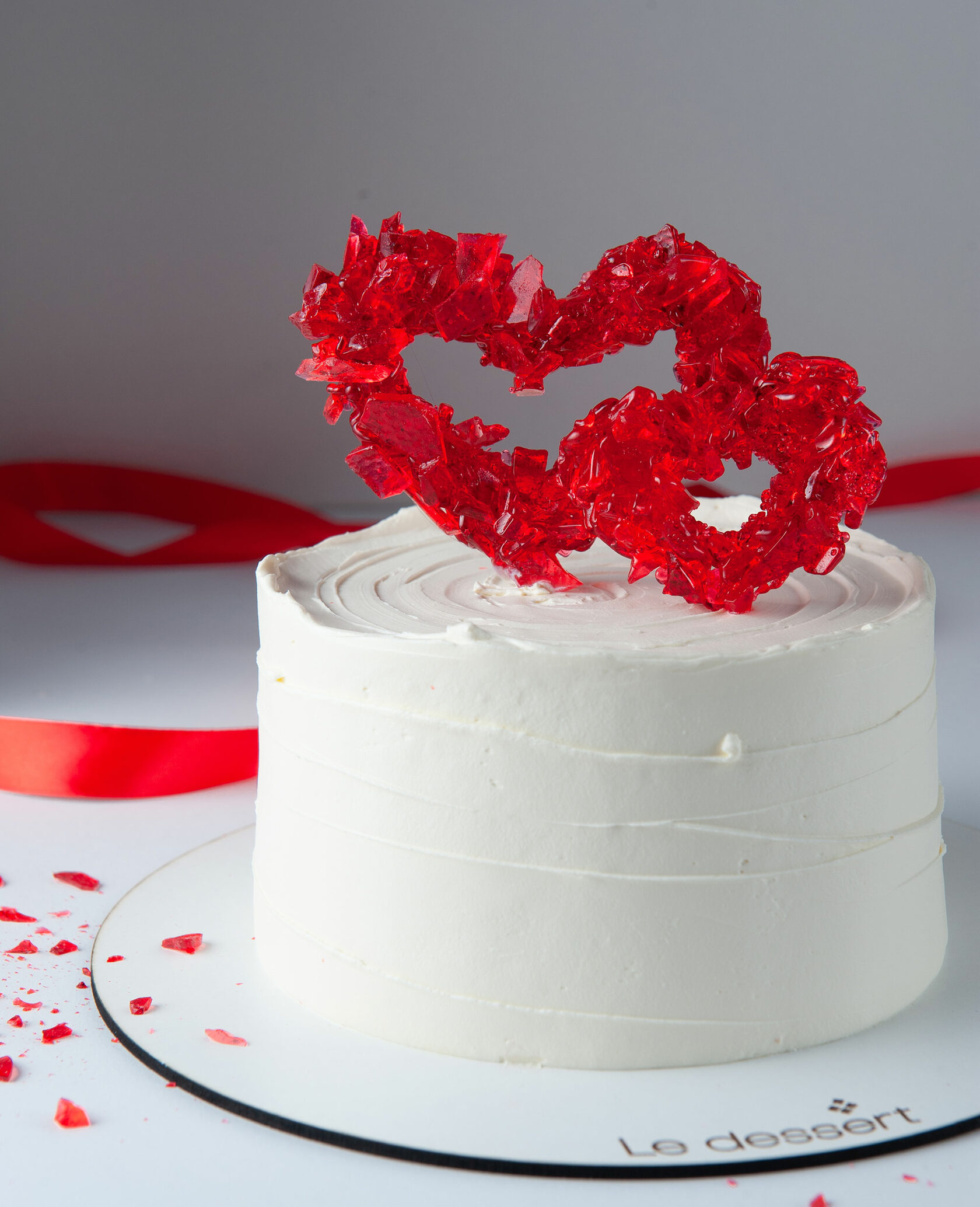 Сердце из изомальта на свадебный торт