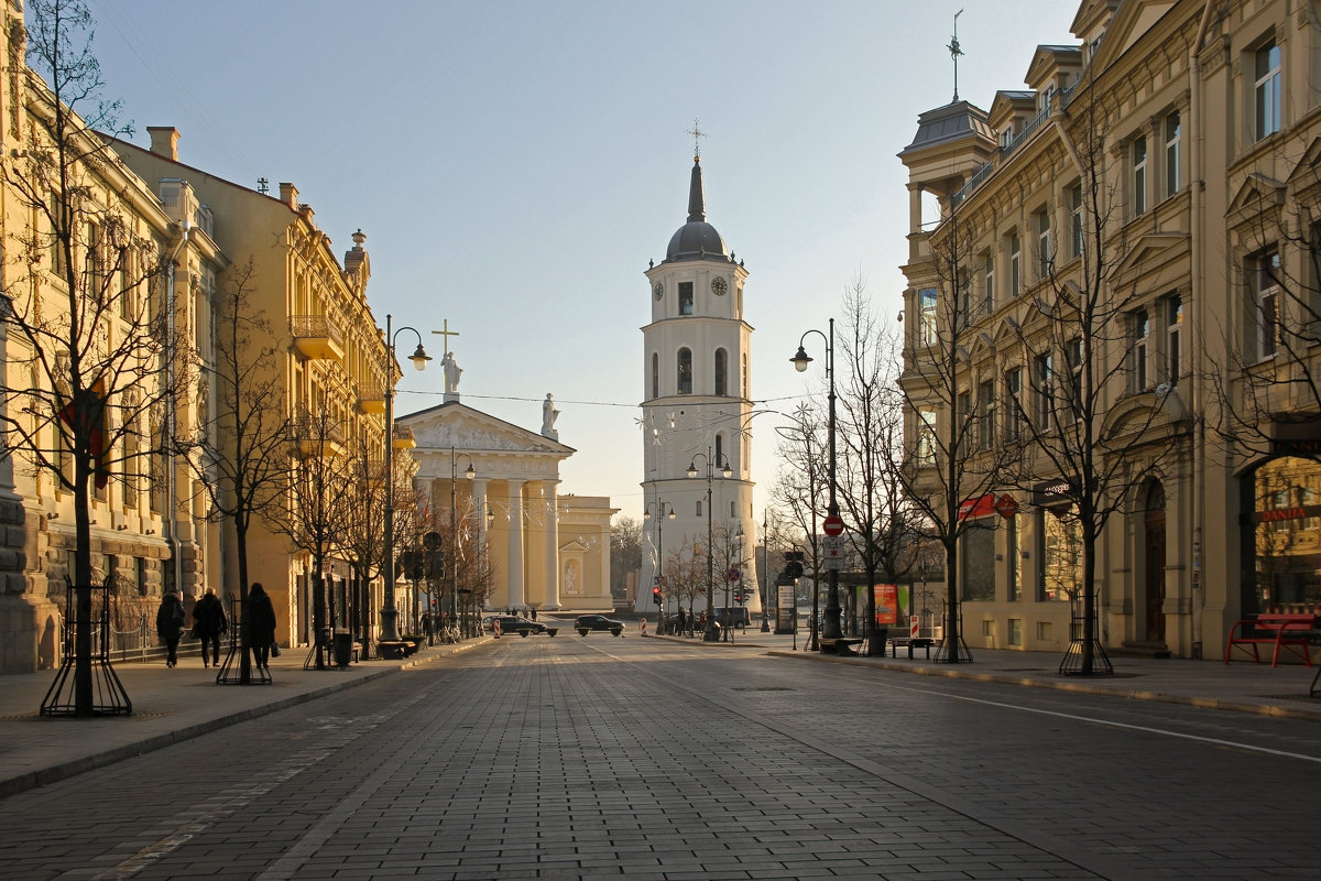 Город литва фото. Центральная улица Литва Вильнюс. Улица Гедиминаса, Вильнюс, Литва. Вильнюс старый город. Исторический центр Вильнюса Литва ЮНЕСКО.