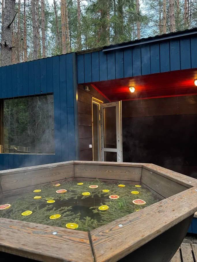 Баня и банный чан на природе, в глэмпинге Тишина, не далеко от Перми.