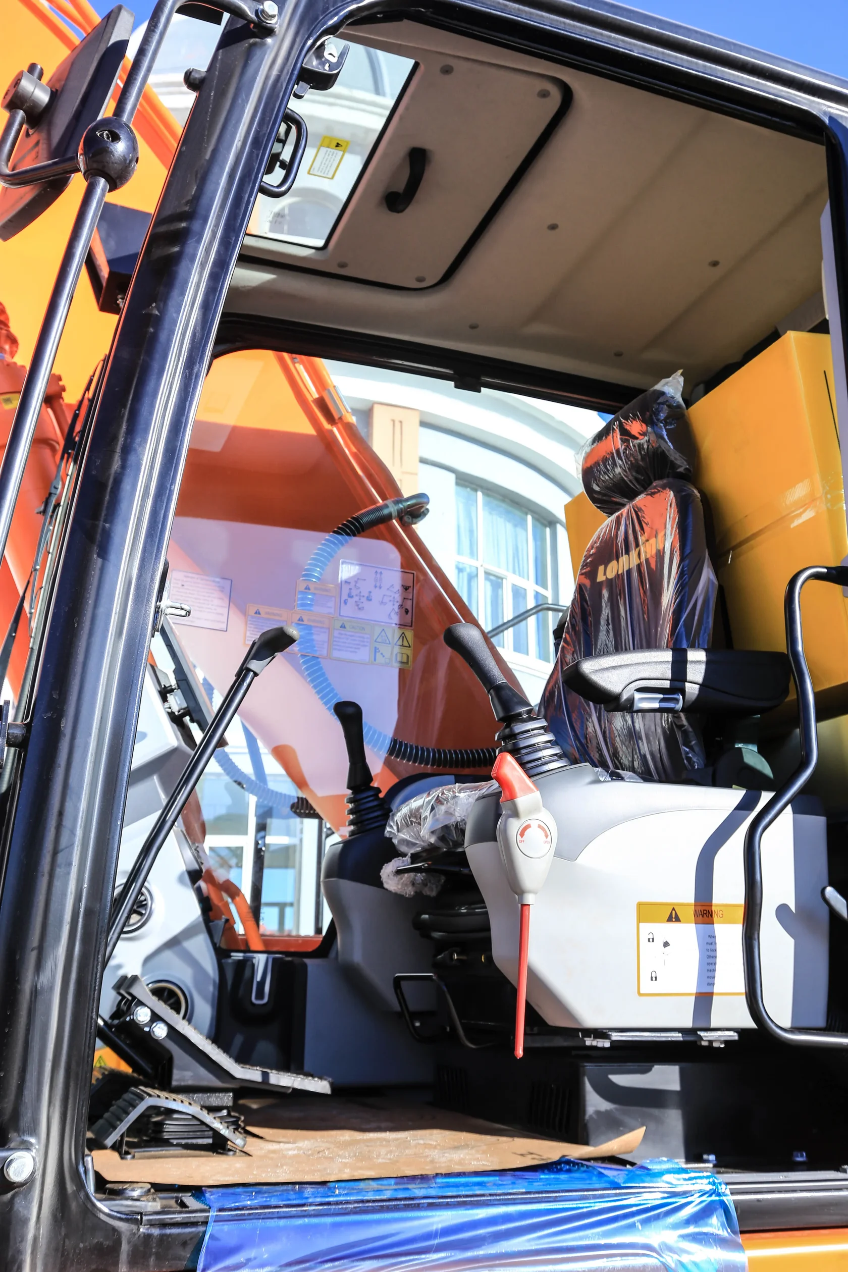 Гусеничный экскаватор LONKING CDM 6245F