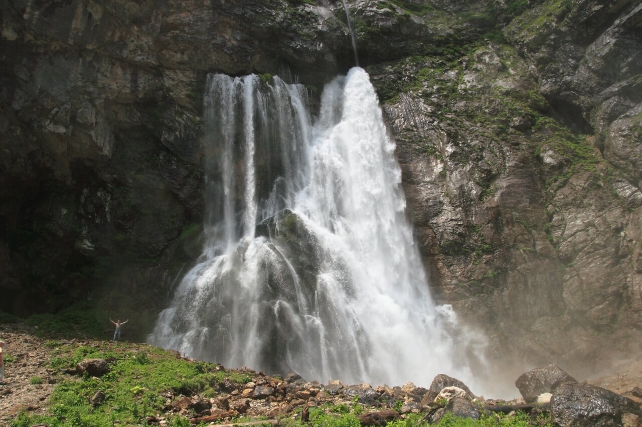 Водопад мужские слезы Абхазия