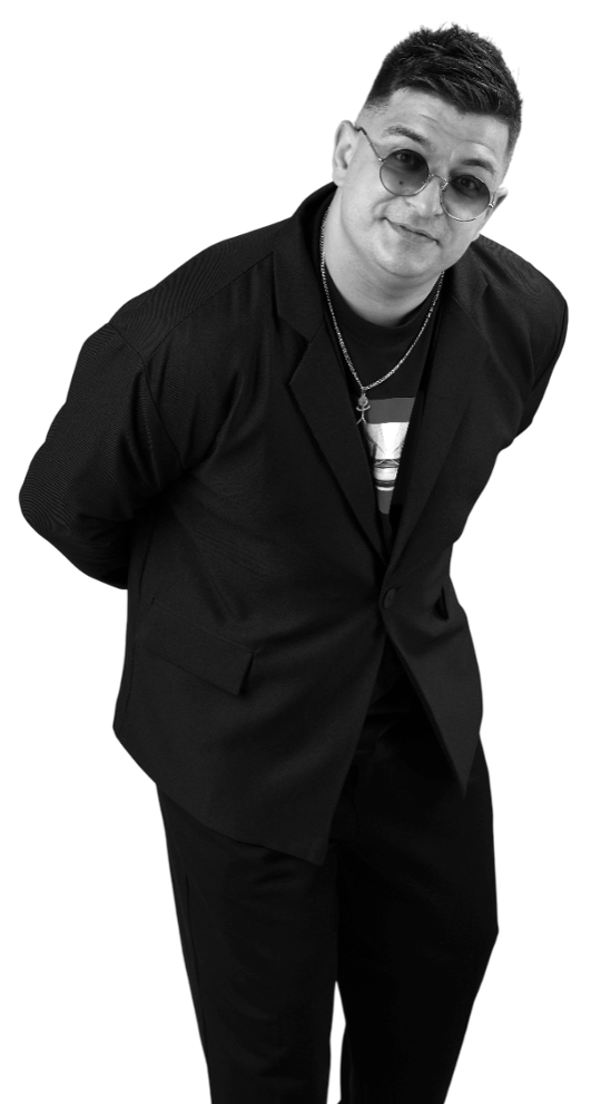 ведущий Марк Смирнов