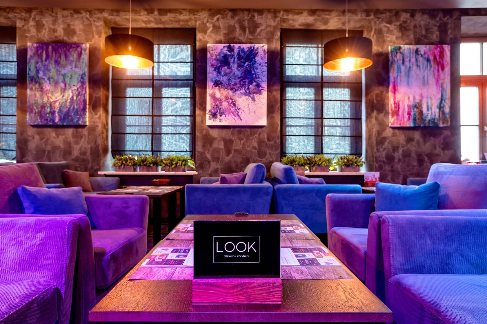 Лаунж бар это. Look Lounge Bar Санкт-Петербург. Рестораны look Lounge Bar. Лаунж кафе СПБ. Интерьер лаунж бара.