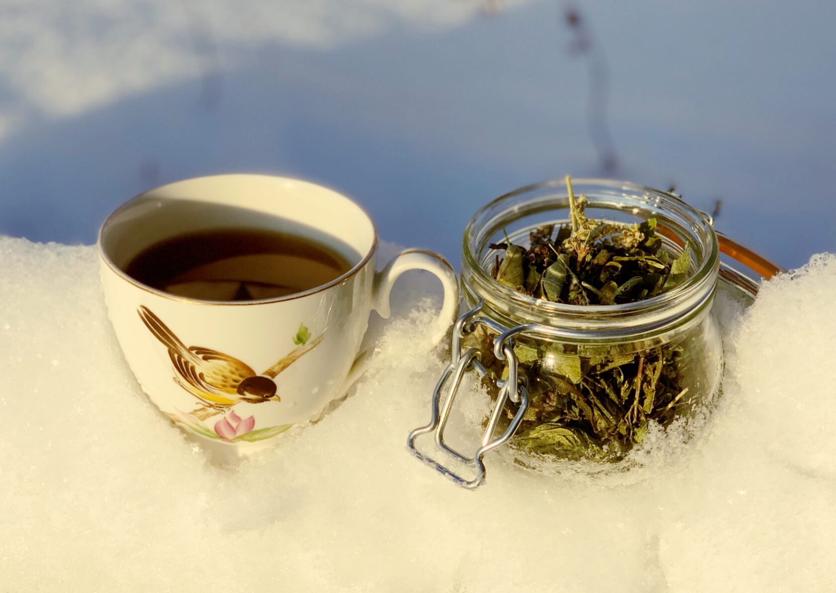 Чай со зверобоем. Чай из зверобоя. Чай Hypericum березовые почки (muguri mesteacan) 50г. Наш чай.чёрный с душицей н/п (кор) 50 гр.