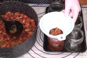 Приготовление варенья из шиповника на зиму: шаг 9