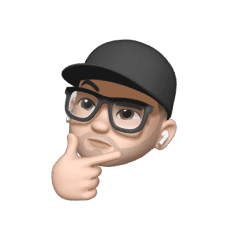 Смайл с бородой и очками