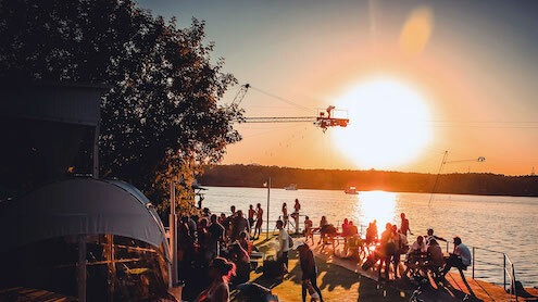 Wake place. Строгино Wake Park. Вейк парк Мякинино. Вейкборд Мякинино. Вейкборд живописная бухта.