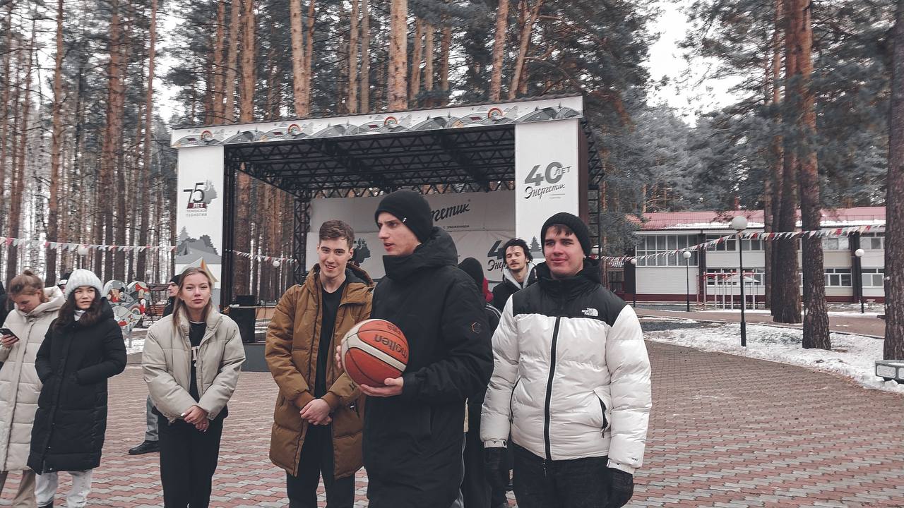 Составьте 4 предложения употребив сочетания. Составьте 4 предложения употребив сочетания