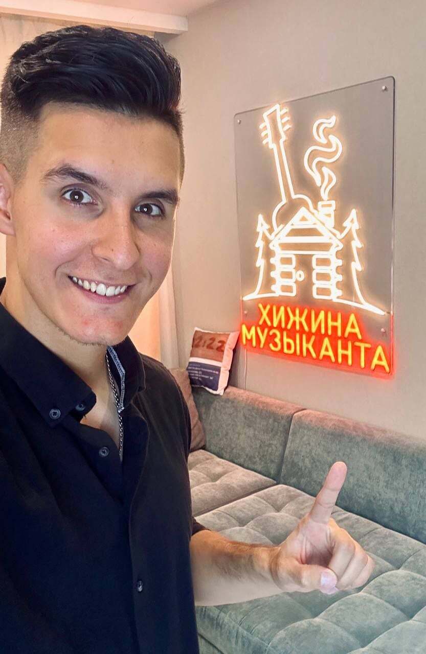 Пример выполненной неоновой вывески Neon52