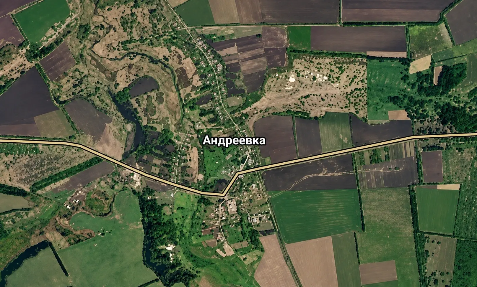 Спутниковая карта Андреевки с расположением населённого пункта, дорог и прилегающих полей