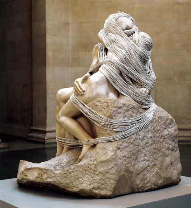 Скульптура Огюста Родена «Поцелуй»