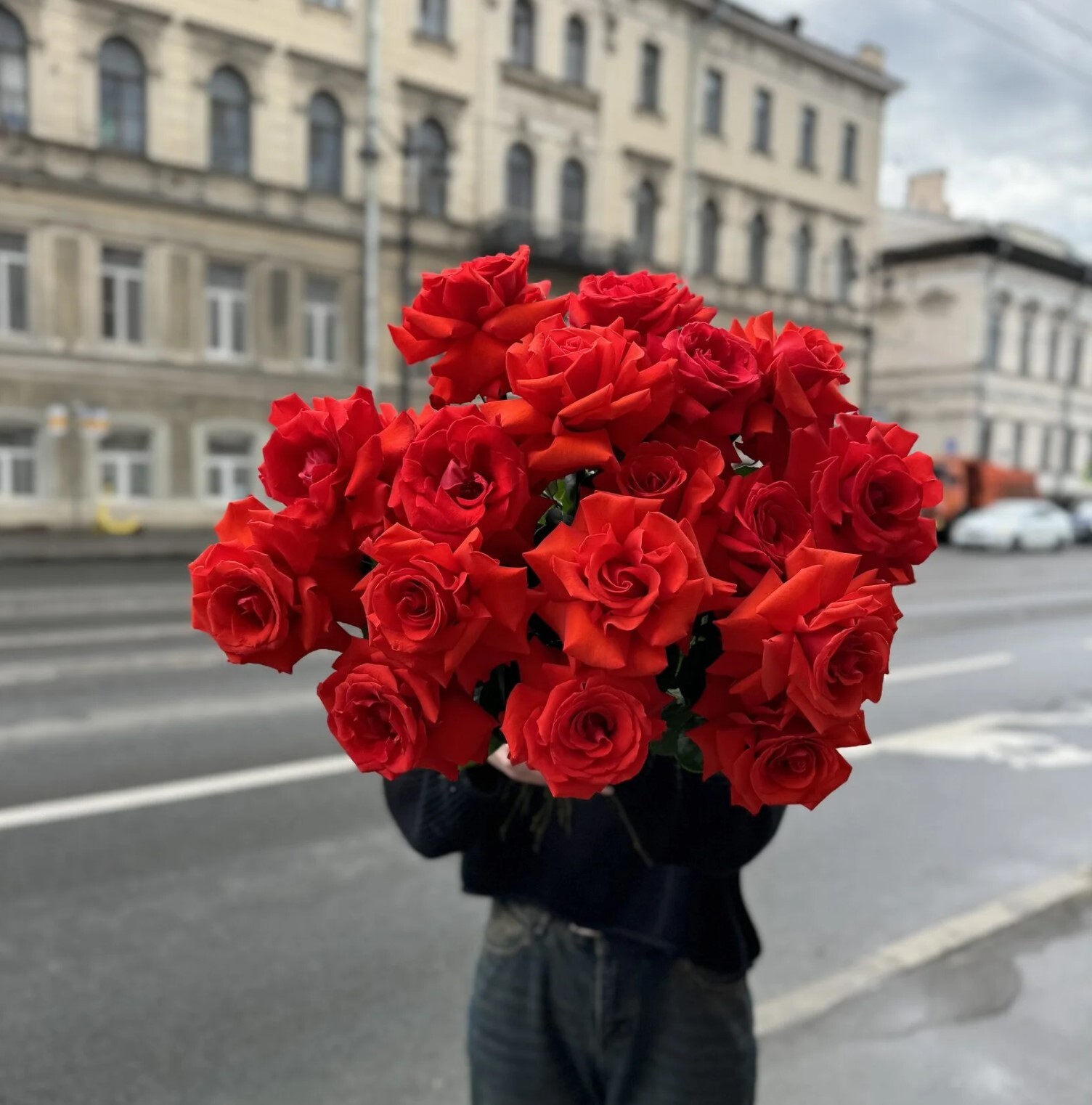 Букет из 101 розы купить в Спб - авторские композиции из 101 розы ...