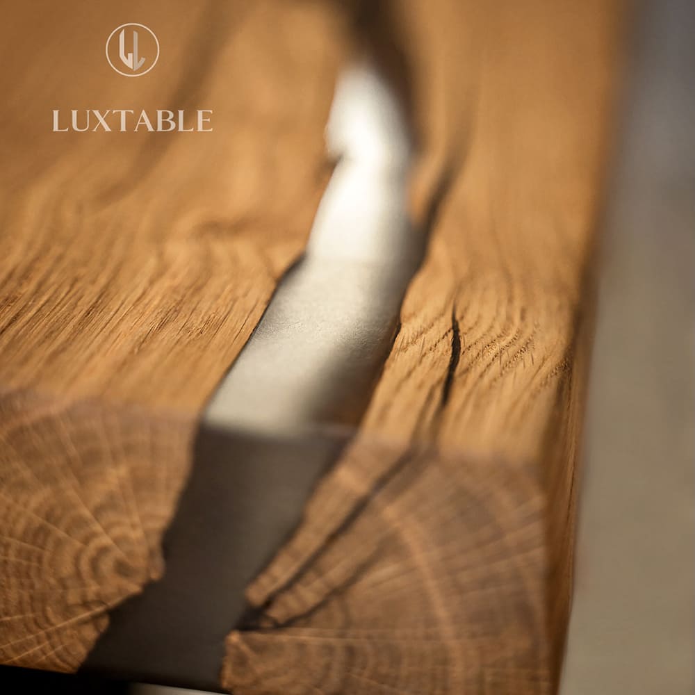 Epoxidharz Tische Alagoas aus europäischem Nussbaum und hellblauem Epoxidharz mit Metallic Effekt