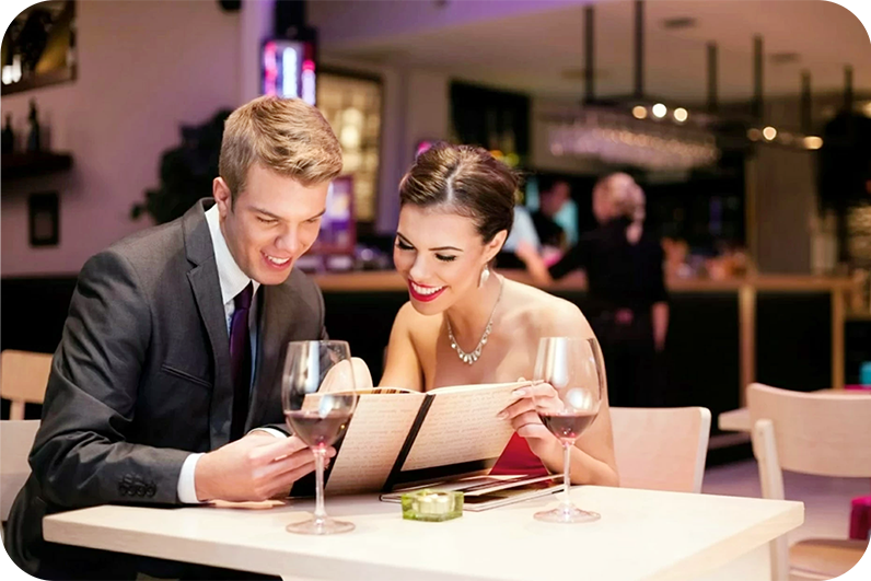 фото нанесения макияжа на лицо девушки 