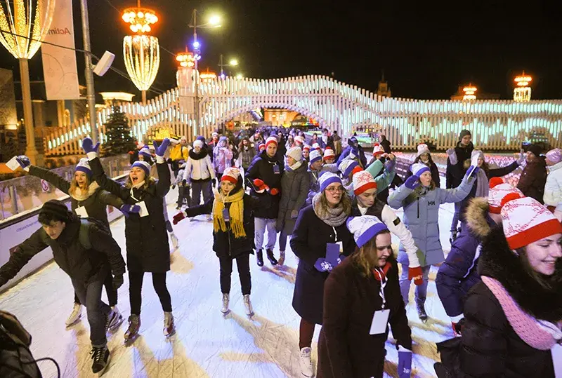 Новогодняя программа на катке ВДНХ 2026, ночное катание 31 декабря