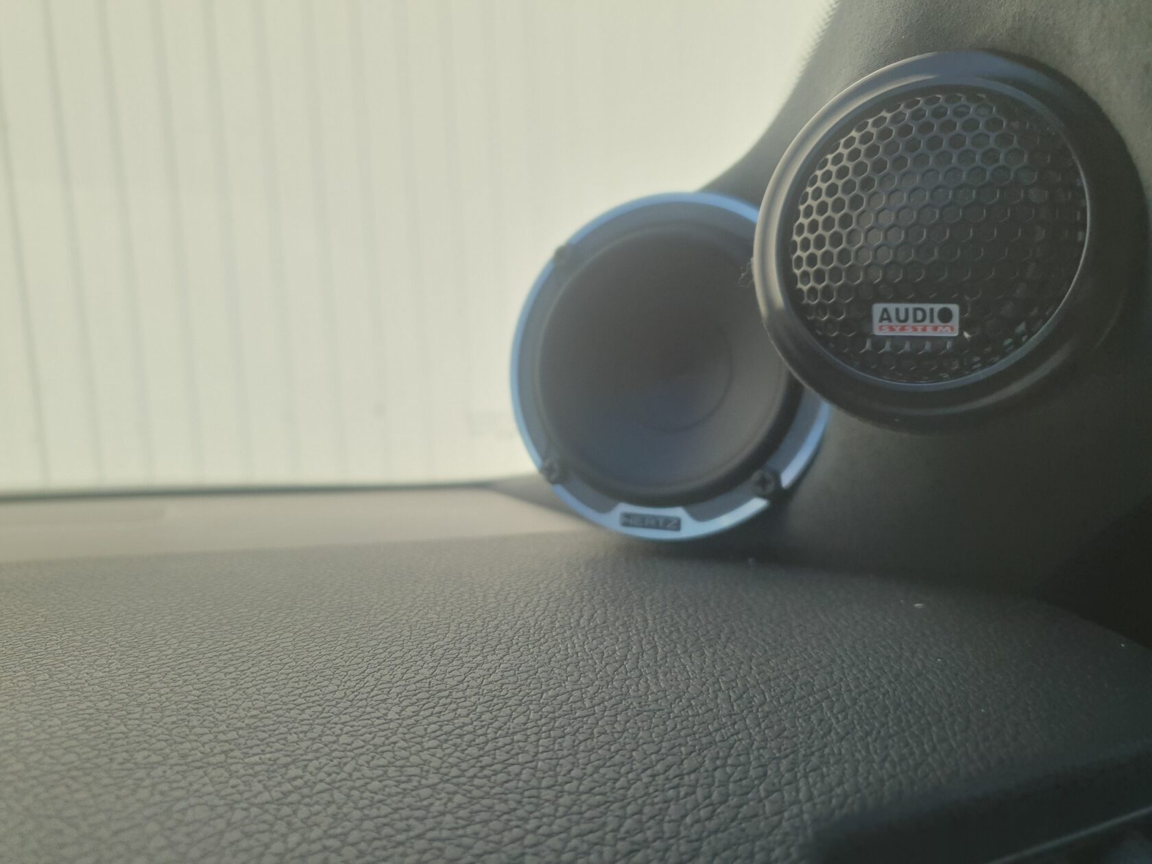 замена колонок динамиков туарег