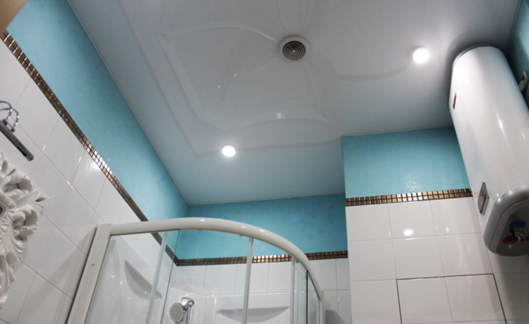 Вентиляция в натяжном потолке в ванной фото