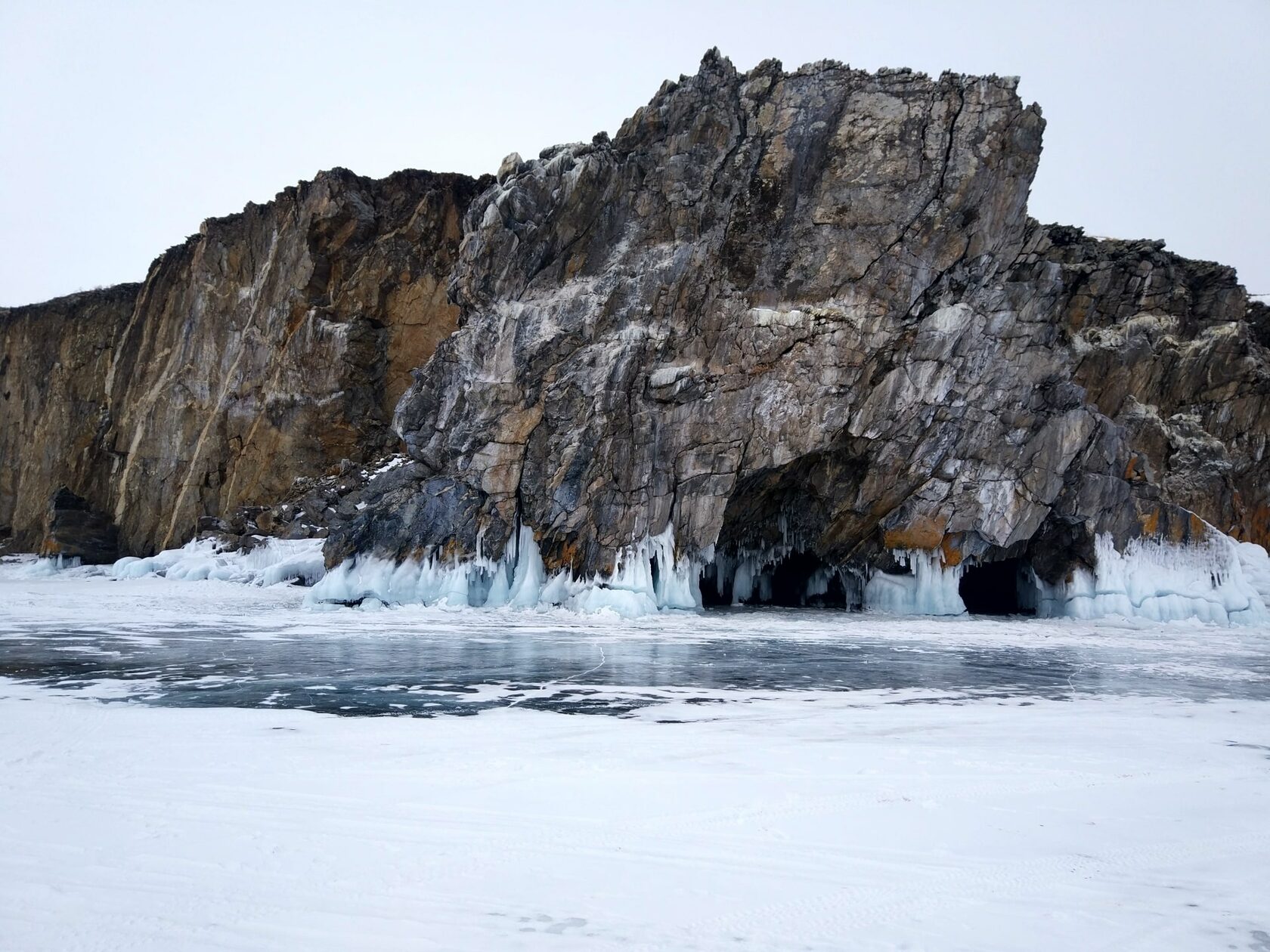 красота зимнего байкала. республика бурятия байкал зимой. иркутск байкал. бурятия байкал зимой. зимний байкал природа.