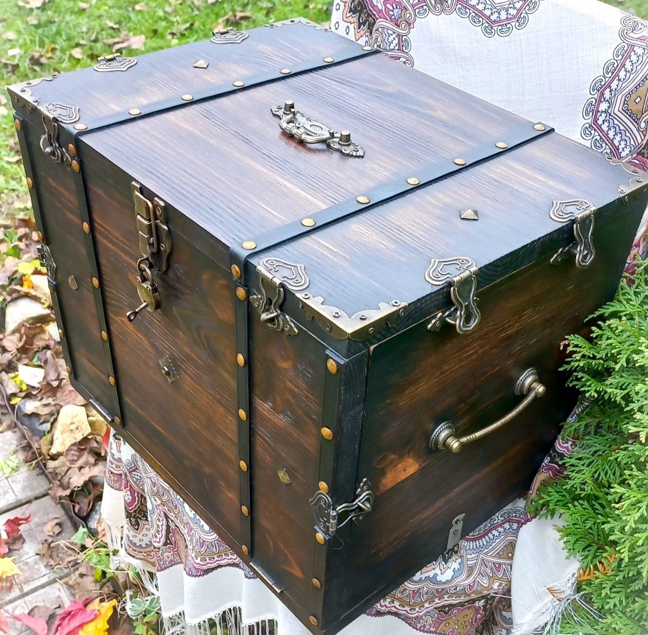 Сундук-витрина Русский Стиль для коллекции антиквариат