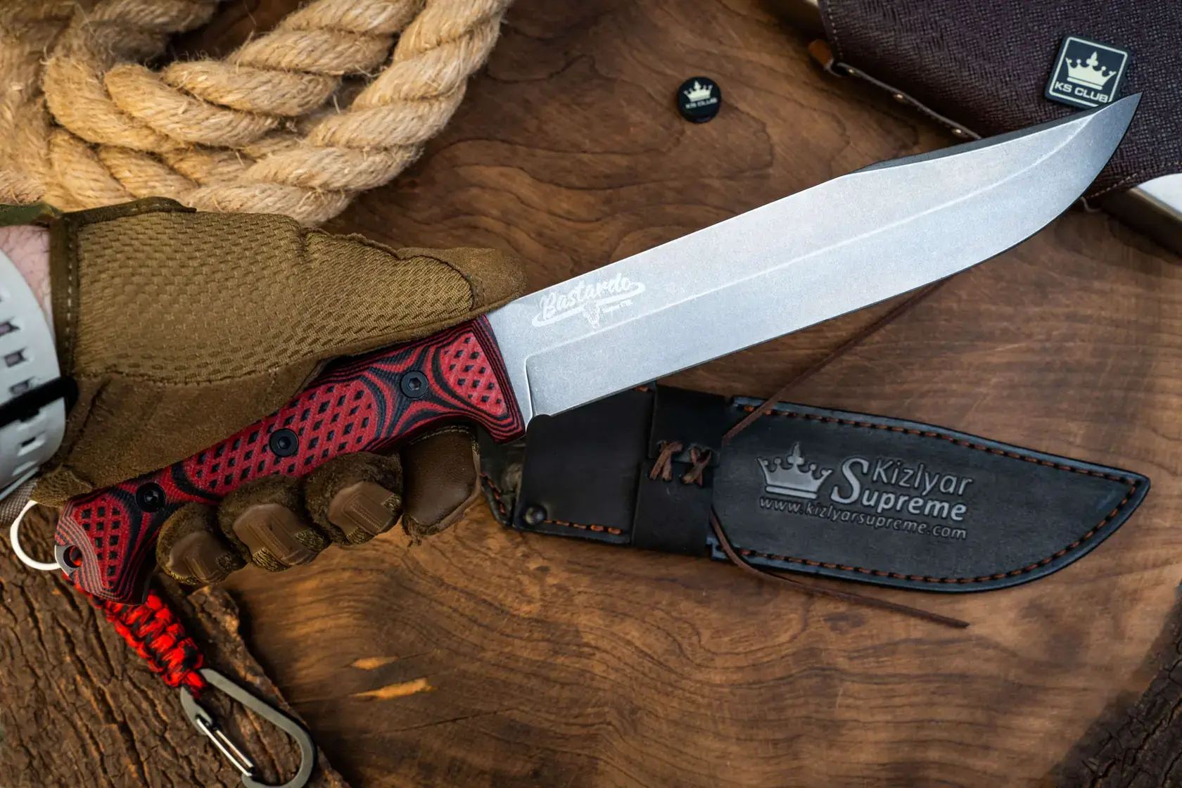 Bastardo leather sheath and accessory loop