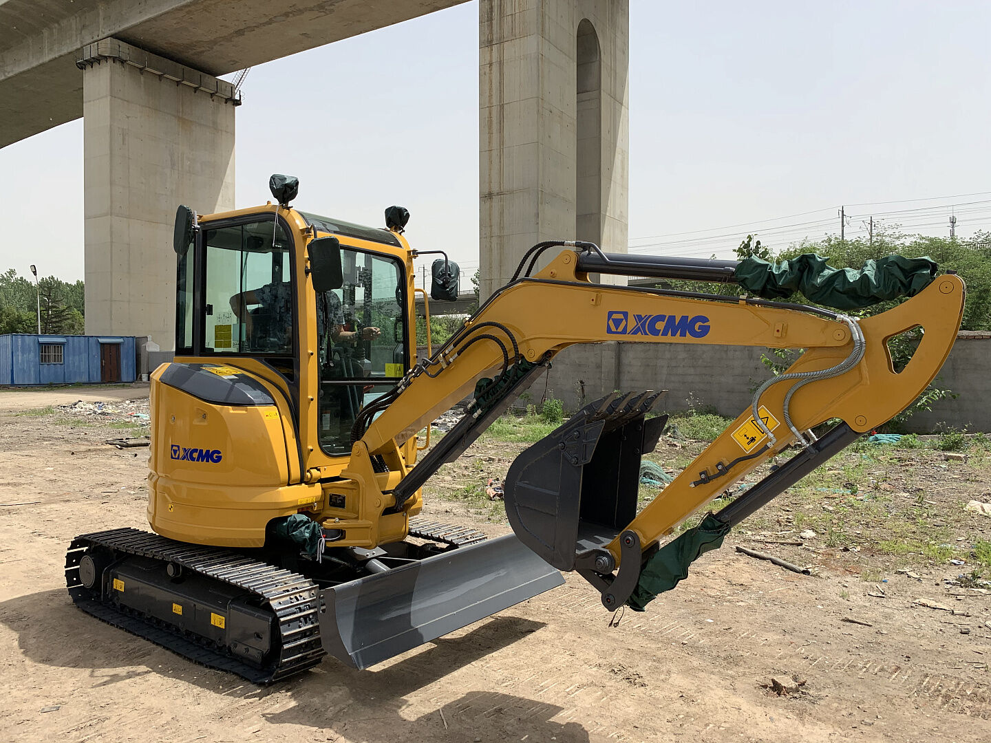 Гусеничный мини экскаватор XCMG XE35U